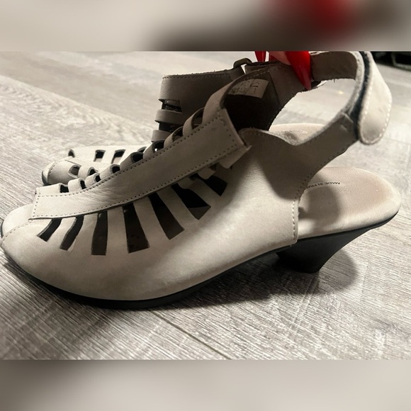 Arche Exor Grey Grigio Nubuck Comfort Wedge Sandal Women Size 6.5 $390 - Picture 1 of 5